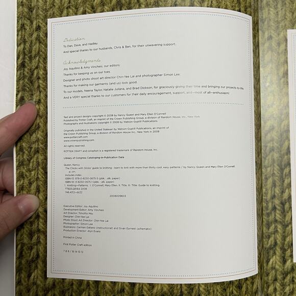 The Chicks with Sticks Guide to Knitting: Learn to Knit with more than 30 Cool, - Picture 3 of 10